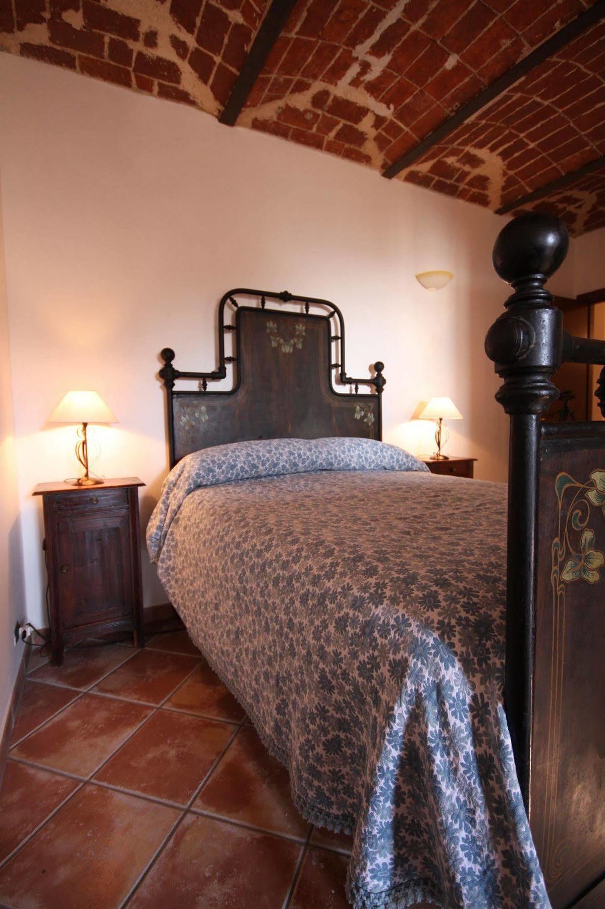 Relais San Desiderio Bed & Breakfast Calliano  Exterior photo